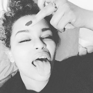 Meet your Posher, Muñeca